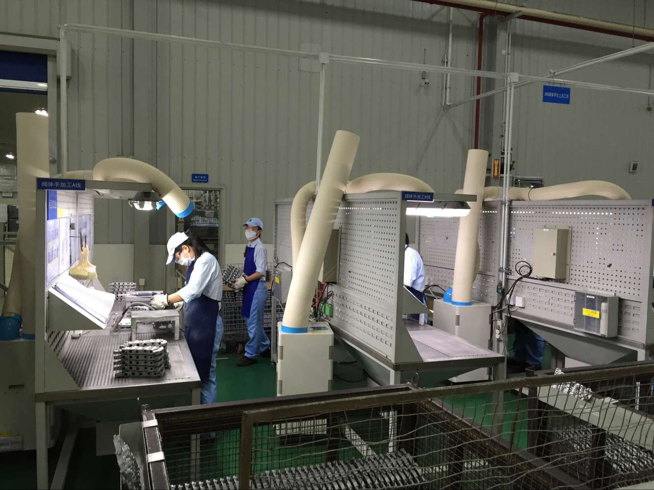 《清涼守護者:工業(yè)冷氣機,給工人崗位降溫》